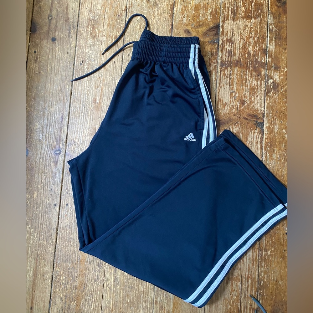 Like new adidas mens athletic pants size large